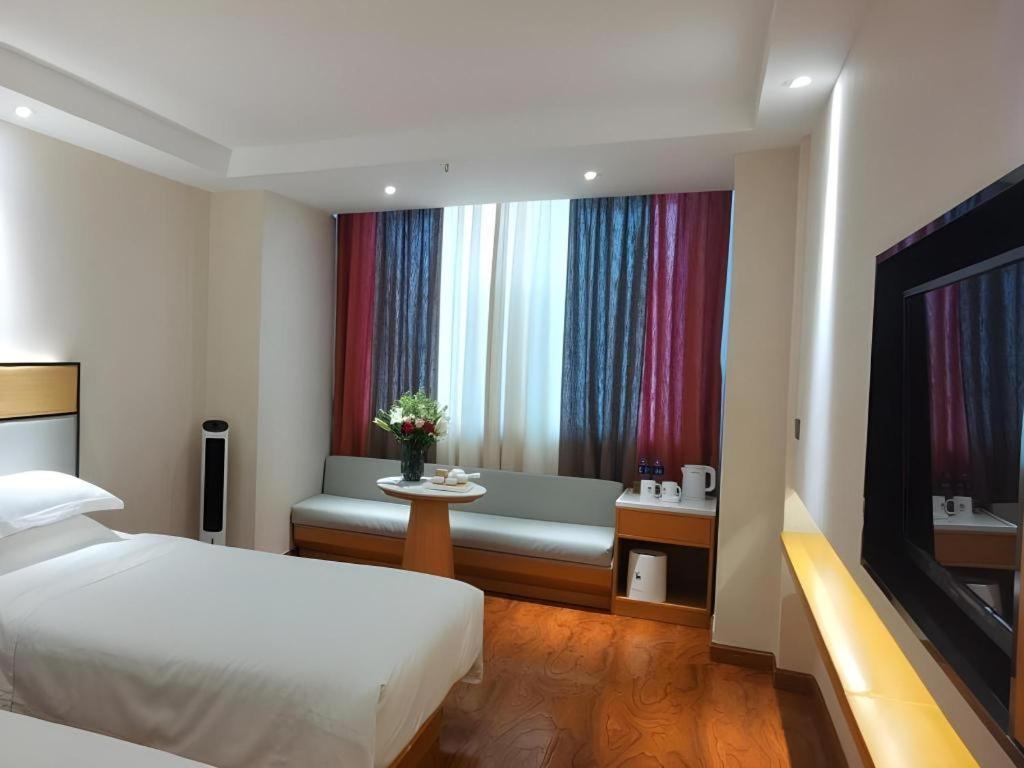 Greentree Inn Geermu Walking Street Business Hotel 格尔木 外观 照片