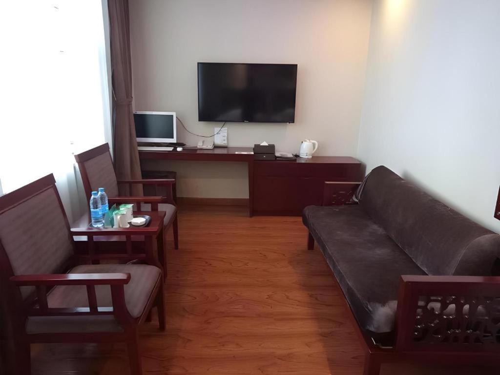 Greentree Inn Geermu Walking Street Business Hotel 格尔木 外观 照片