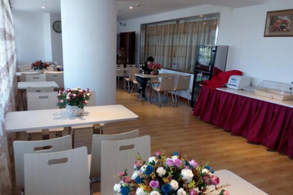 Greentree Inn Geermu Walking Street Business Hotel 格尔木 外观 照片